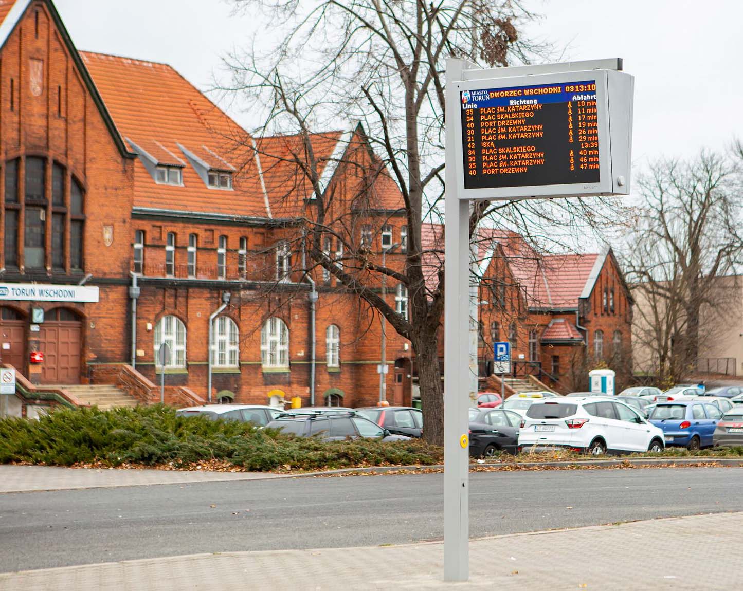 dynamic passenger information displays in Toruń